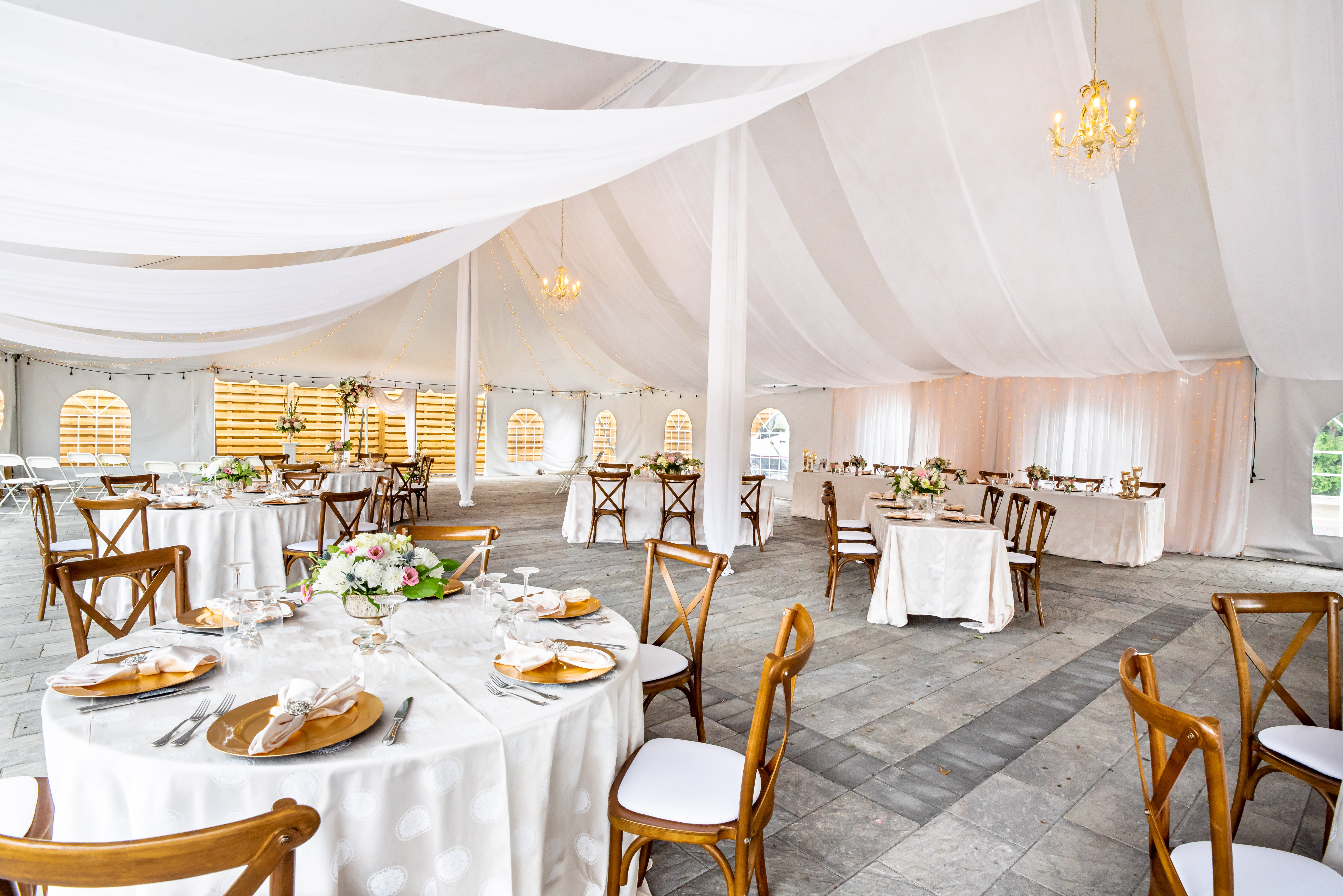 Tent Décor – Annie Lane Events & Decor